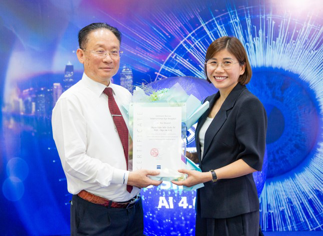 Hệ thống bệnh viện Mắt Quốc tế Việt - Nga tiên phong tiếp nhận chuyển giao công nghệ ZEISS SMILE PRO AI 4.0