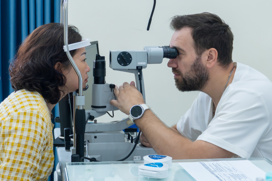 Top 3 bệnh lý về mắt thường gặp sau tuổi 40