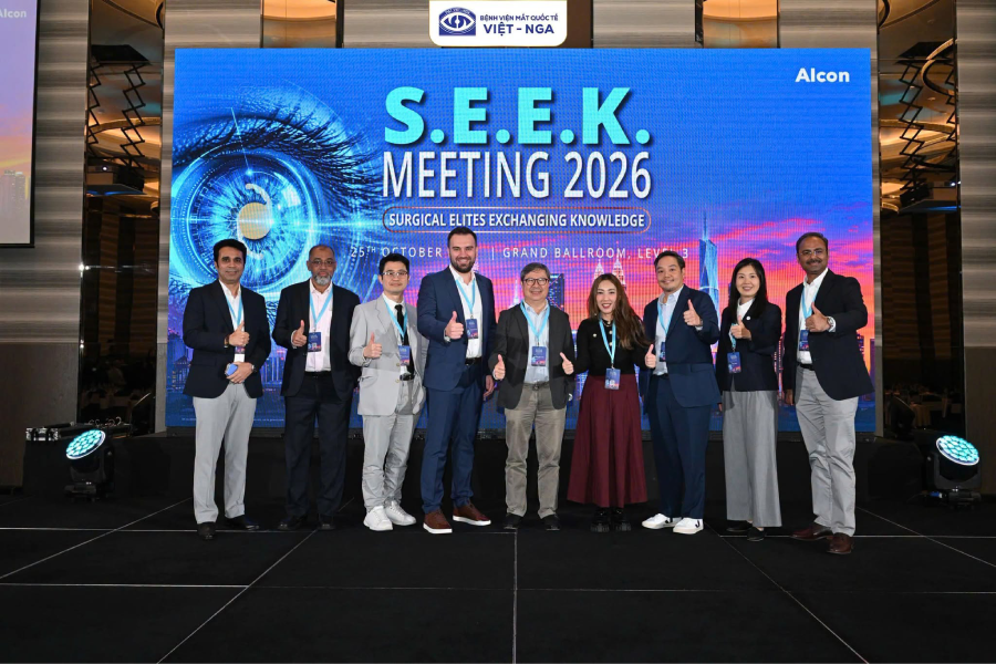 BS. Chernov Evgenii báo cáo tại Hội thảo Nhãn khoa quốc tế S.E.E.K Meeting 2026