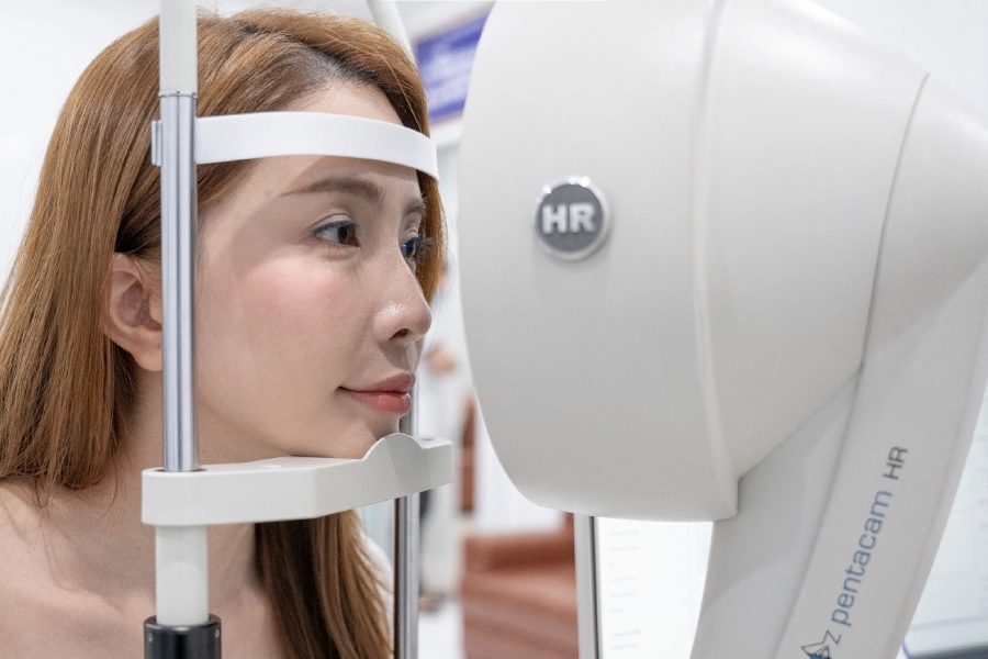 Bản đồ giác mạc là gì? Tại sao cần chụp bản đồ giác mạc trước xóa cận